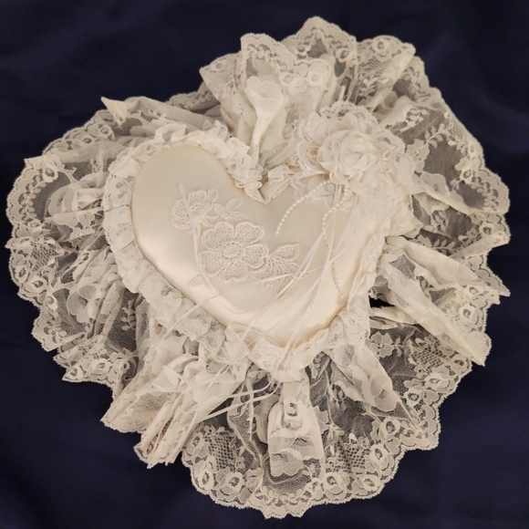 Vintage White Heart Shaped Satin and Lace Ringbearers Pillow - Picture 1 of 5